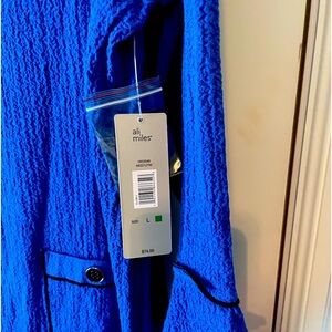 Brand New Ali Miles top never worn. Lightweight material.